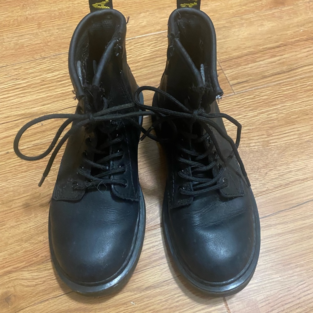 Children’s Dr Martens black boot size 1